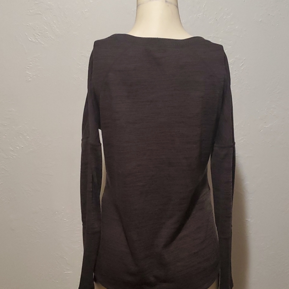 Athleta Sweatshirt

Tops size S - Picture 3 of 5